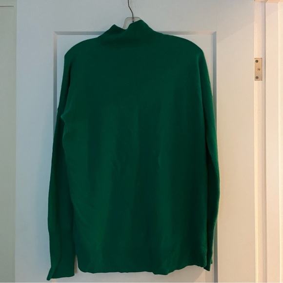 Luxe Theory 💯 Cashmere relaxed fit sweater - Picture 3 of 11